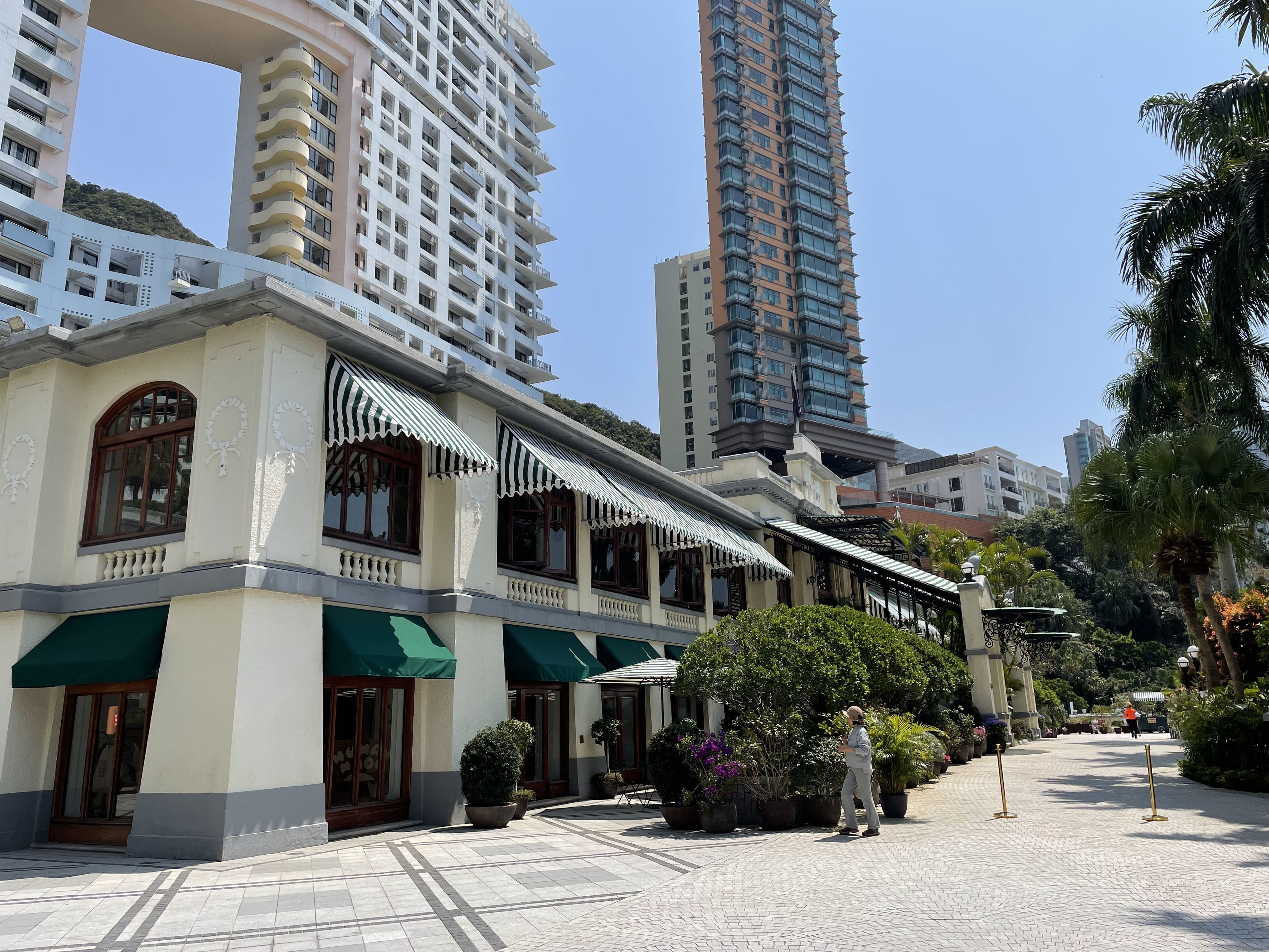 西影灣園，前為淺水灣酒店，見第173頁，圖164